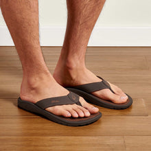 Load image into Gallery viewer, Okukai Mens Ohana Leather Waterproof Flip Flop Dark Java Rey
